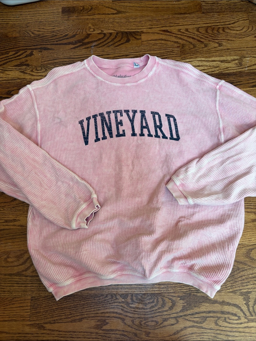 Pink Corded Crewneck with Navy Vineyard Logo sz M